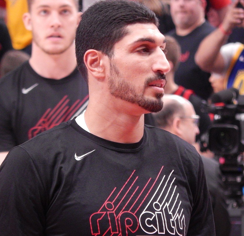 How tall is Enes Kanter?